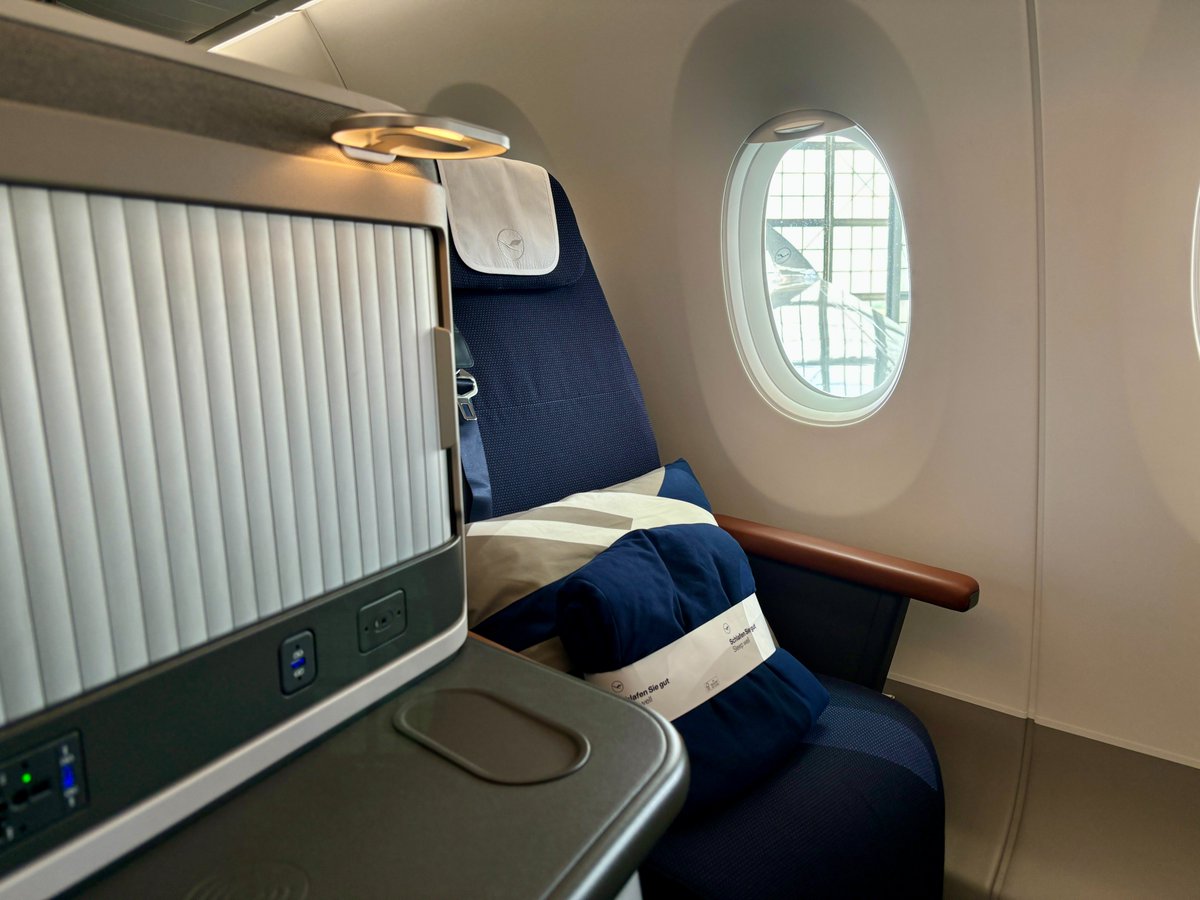 ByERussell's tweet image. Allegris includes new first, business, premium economy, and economy seats for Lufthansa's long-haul fleet. #LufthansaAllegris #paxex flightglobal.com/strategy/lufth…