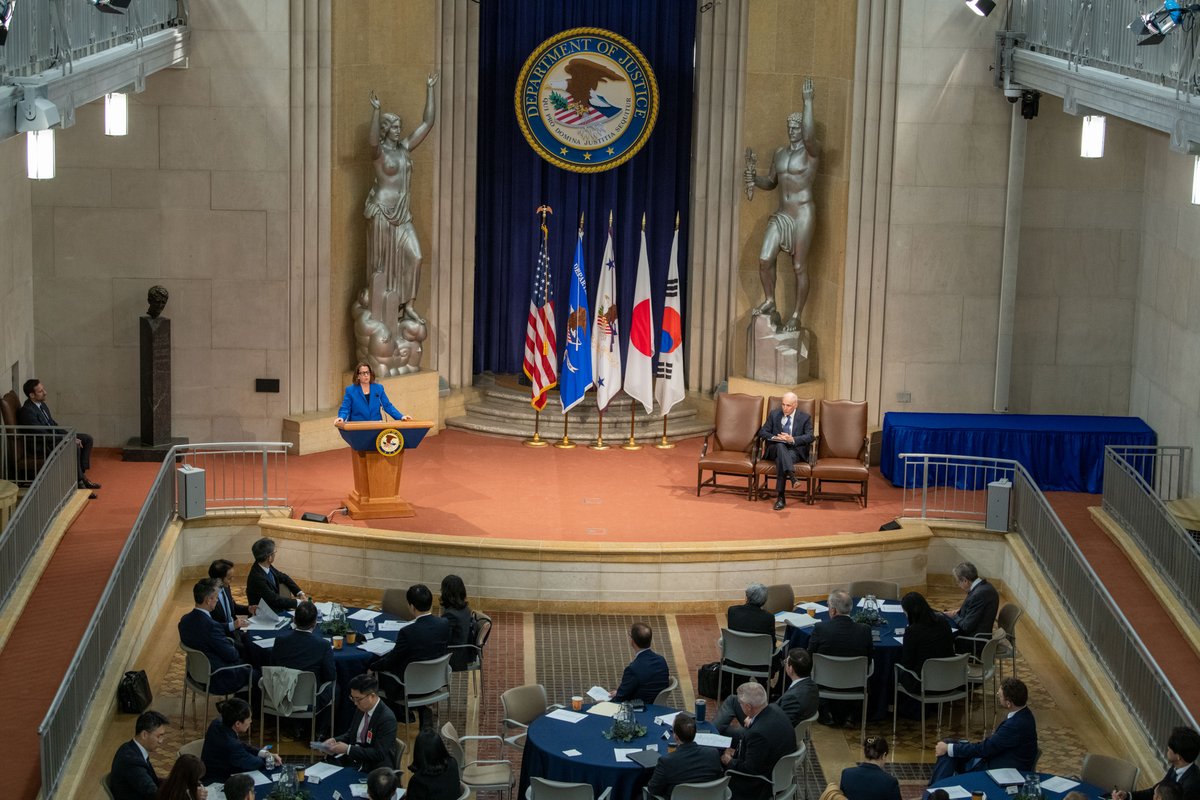 Deputy AG Lisa Monaco delivered remarks at today's Disruptive Technology Protection Network Summit. 'Today’s Summit reflects our shared commitment to a critical principle: to combat today’s national security threats, we cannot go it alone.' 🔗: justice.gov/opa/speech/dep…