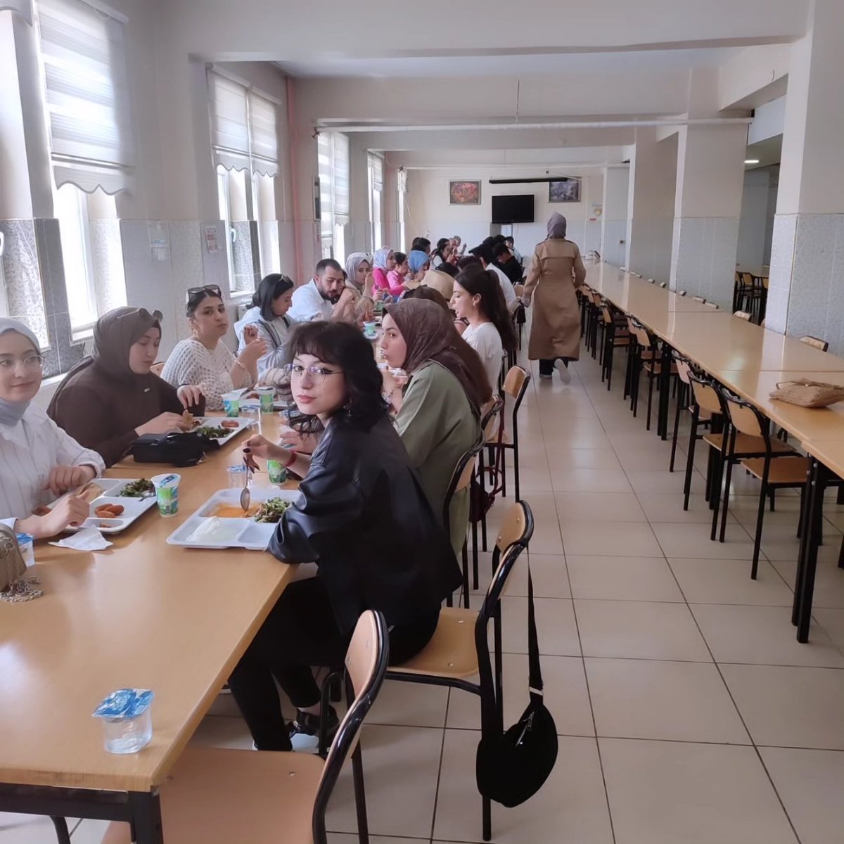 Muş Alparslan Üniversitesinden gelen misafirlerimizi pansiyonumuzda ağırladık🍀
#muş #malazgirt #şehitdemetsezenmtal
<a href="/kayavedat7580/">Vedat Kaya</a> <a href="/musalparslanuni/">Muş Alparslan Üniversitesi - MAUN</a> <a href="/malazgirtmem/">Malazgirt MEM</a>