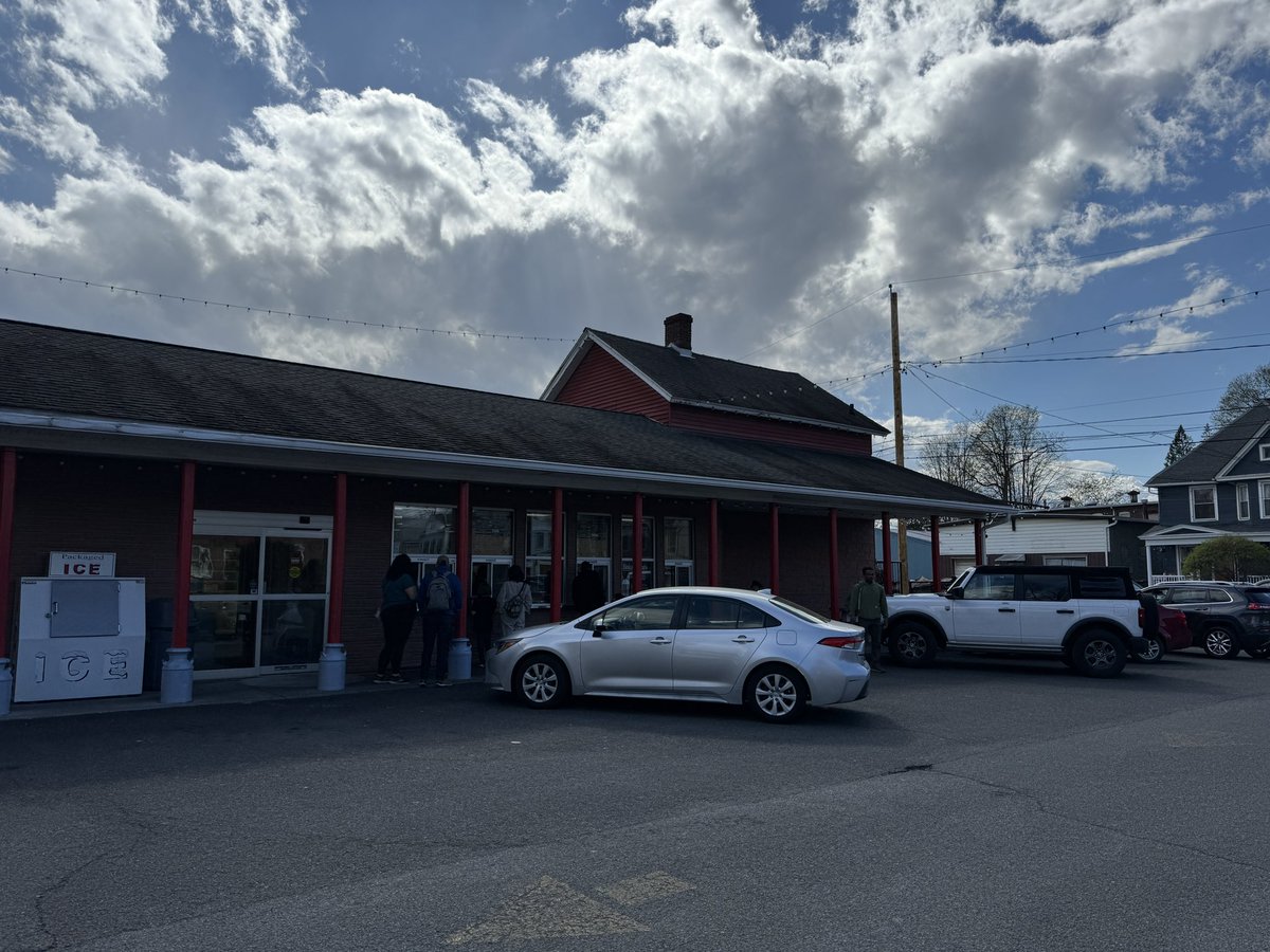 Daniel Connolly tweet media