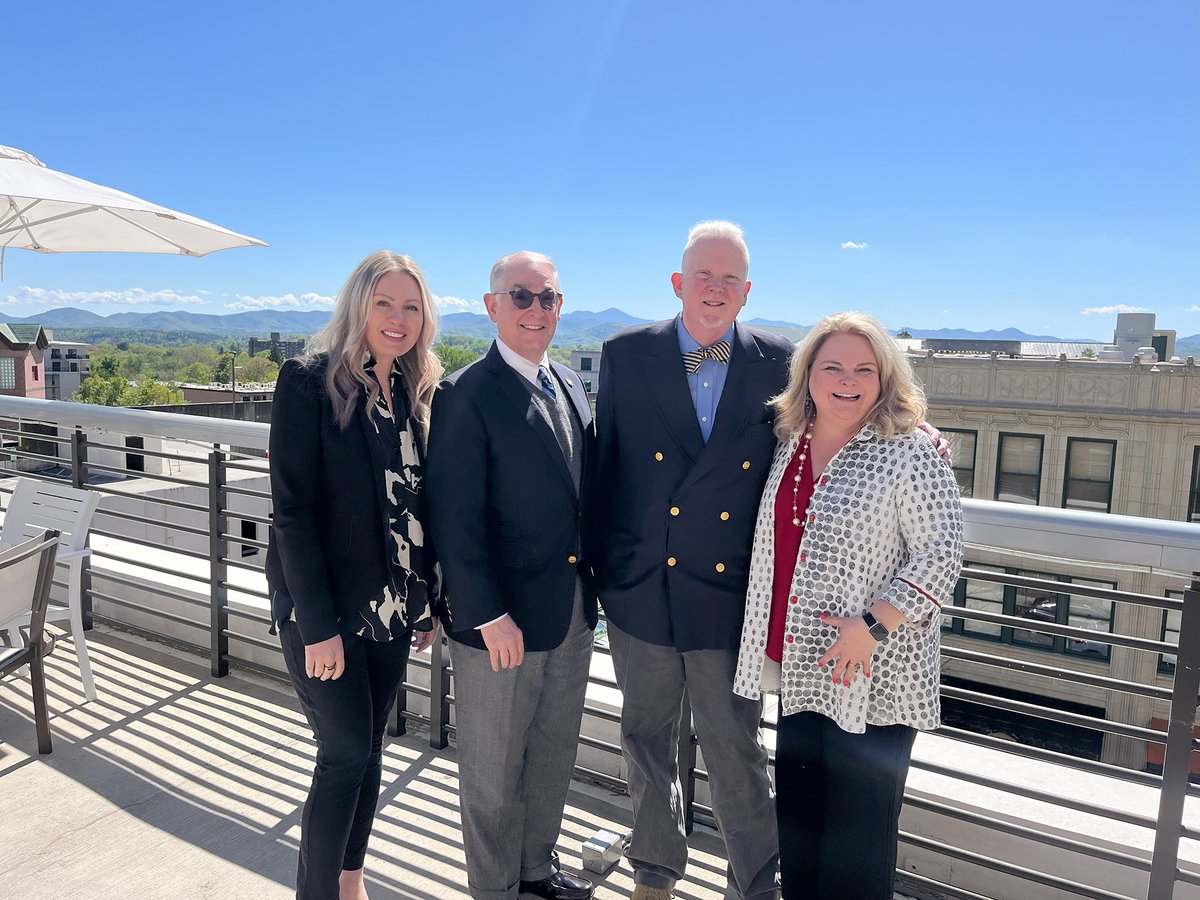 This week, 5 impaired driving treatment court teams are observing one of our Academy Courts, the Buncombe Co Sobriety Court in Asheville, NC. As a bonus, 3 Judicial Outreach Liaisons are also here: Hon. Mary Jane Knisely, J. Matthew Martin, and Robby Hassell. #AllRise