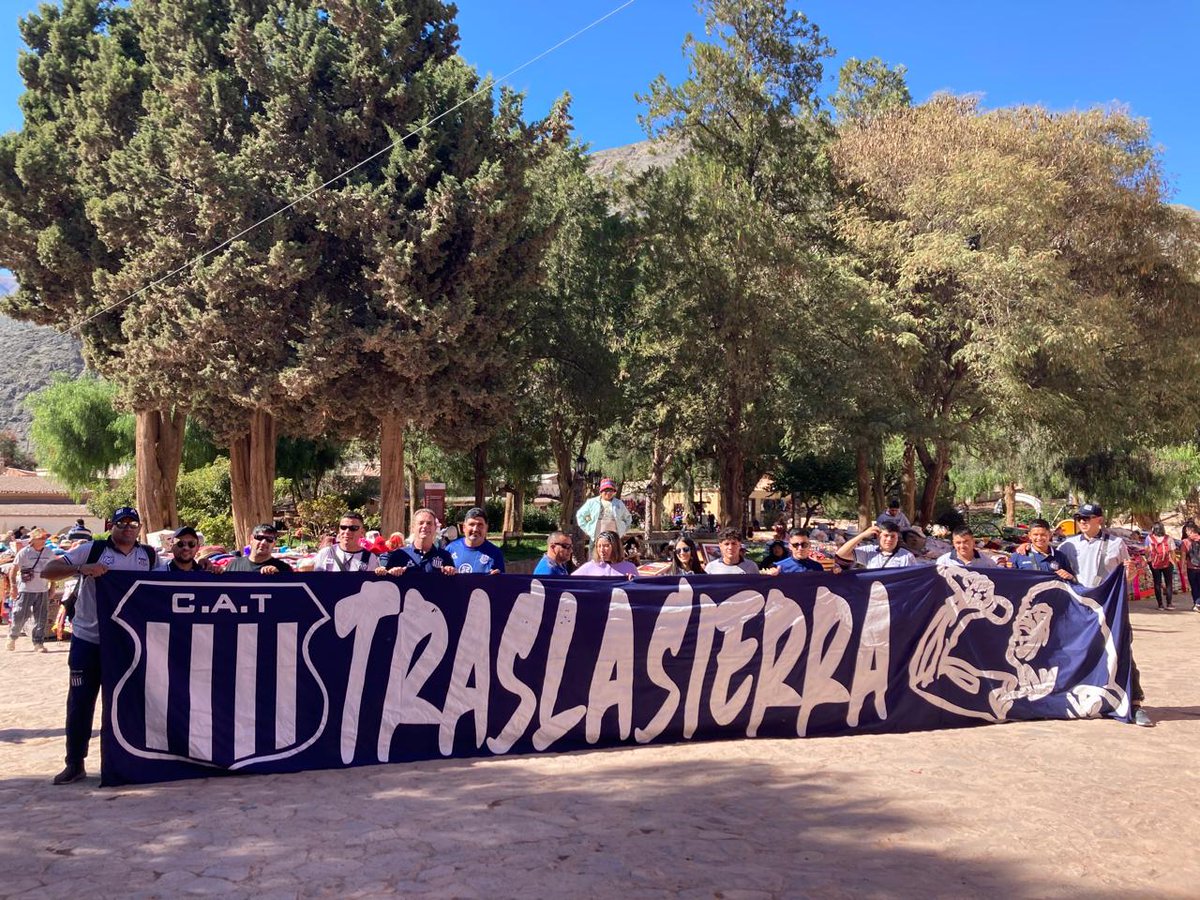 gabynono73's tweet photo. @CATalleresdecba Filial mina clavero presente en Chile @Nadiapilar2 https://t.co/S7IaFSud0Z