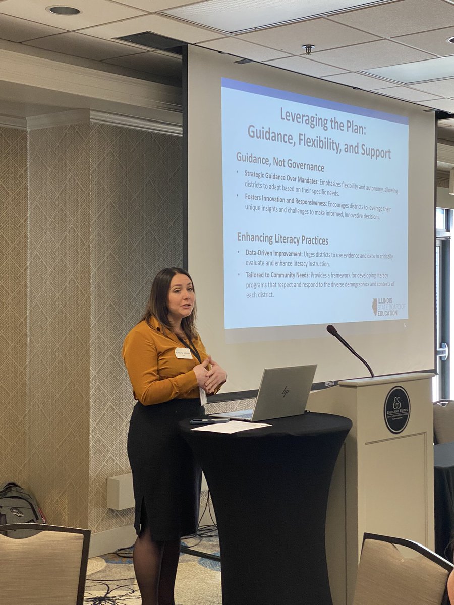 Discussing implementation supports in the Getting Started Toolkit for the IL Literacy Plan with regional education leaders with @iarssil at the Connecting Conference. #OutAndAboutWithISBE @ISBEnews
