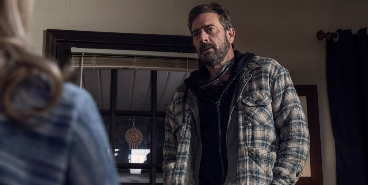 JeffreyDMfan's tweet photo. Which of Negan's outfits do you like best? @JDMorgan
#JeffreyDeanMorgan #JDM #outfit #Negan #TWDNegan #TWD #TWDFamily #TWDFamily #NeganSmith https://t.co/9pIrFt3MUz