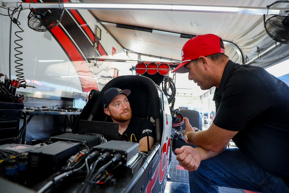 New office, @TylerReddick? 🤔 #4WideNats | @zMAXDragway