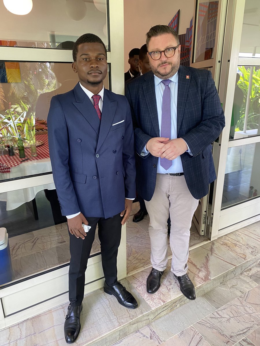 kamba_exau53542's tweet photo. Une délégation du FERIC a été reçue cet après-midi par l'ambassadeur de Suisse en RDC, S.E M. Chasper Sarott, pour discuter des relations bilatérales entre la RDC et la Suisse. Ce fut un très bel échange. 🙏🇨🇩🇨🇭 #diplomatie #coopération" @AmbSuisseRDC  @RDC_Minafet https://t.co/ZLVbUynEhc