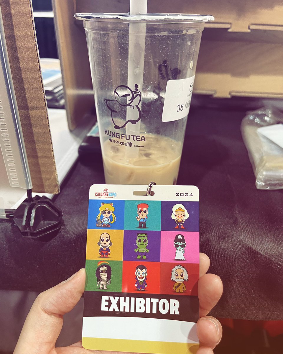 yienwyn's tweet photo. Finishing my setup at #artistalley for day 1 of #calgaryexpo 🪛cannot wait to get the show started! Pls visit at A6122 #yienyip #fanart #watercolor https://t.co/6rK4C9cEDq