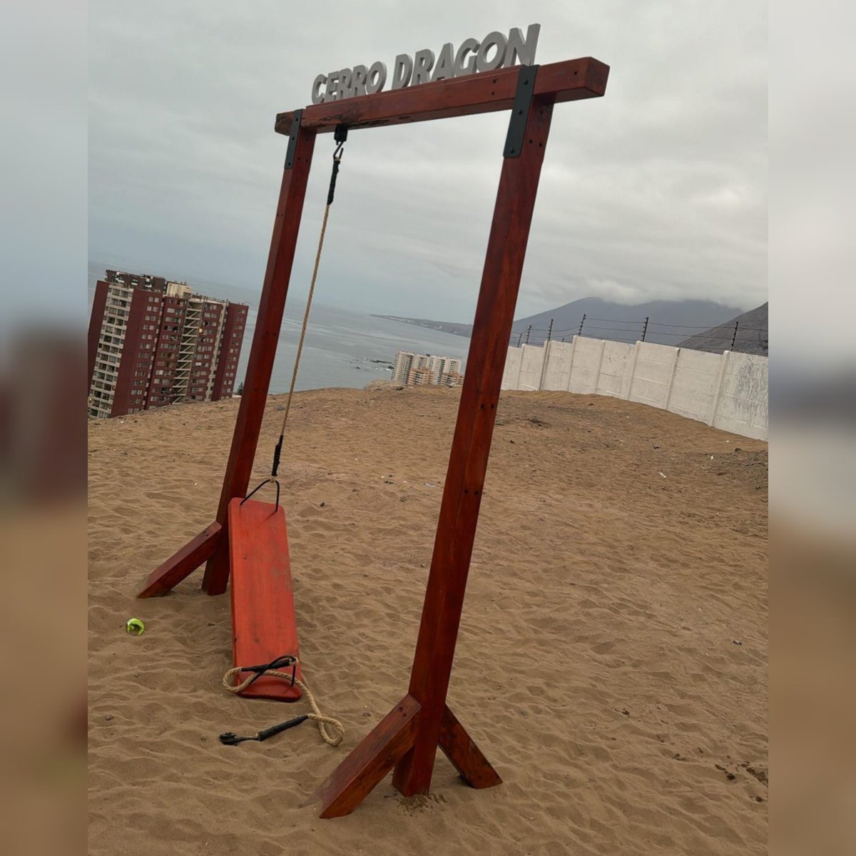 Solo un par de días duró el columpio instalado en el Cerro Dragón 😡🤬🤦🏻

#Iquique