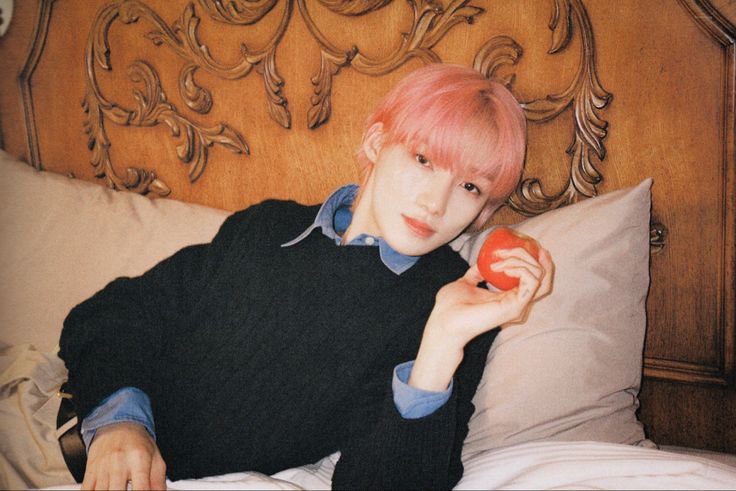 meowmuljju's tweet photo. happy birthday queen of the garden of eden https://t.co/bPzC0UjY6R