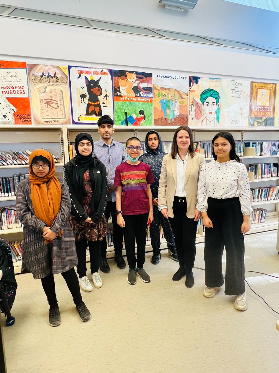 Thrilled to engage with future leaders at @ValleyParkTDSB today! Shared insights on avoiding smoking and vaping, and tackling challenges like bullying and peer pressure. #TakeTheLead #YouthLeadership