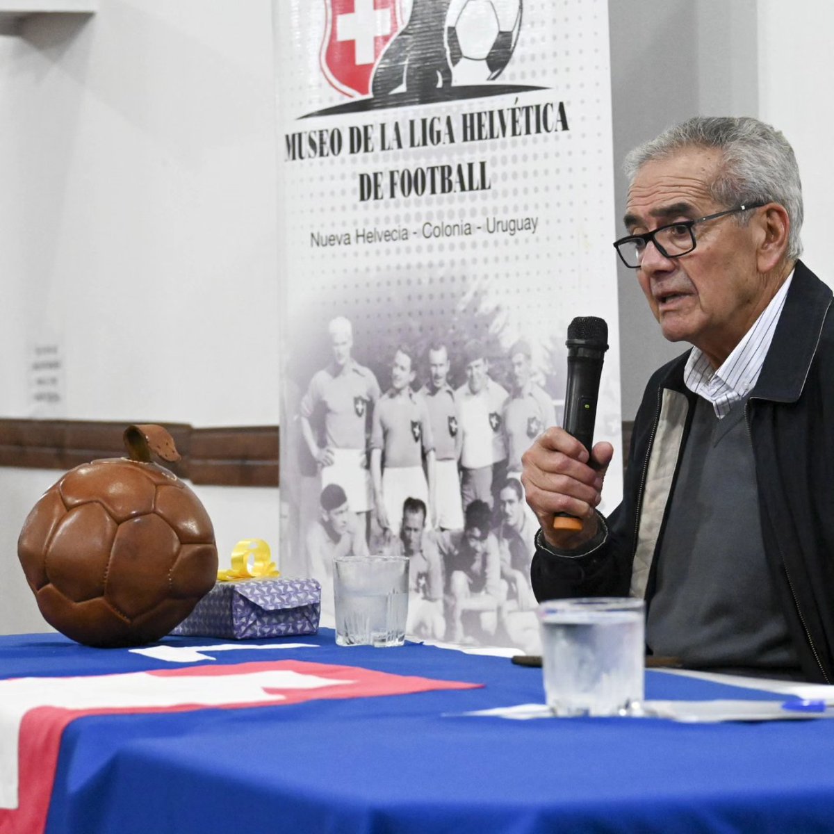 LigaMuseo's tweet photo. Charla de Gregorio Pérez en Nueva Helvecia organizada por el Museo de la Liga Helvetica de Football, realizada el miércoles 24 de abril en el salón principal de AJUPECS.

Agradecimiento por las fotos a Valentina Pereyra

@alvarocw @CampeonDelSiglo @ERivas4 @LIGAHELVETICA https://t.co/DqAAqt2ZD5