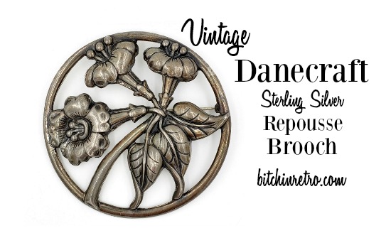 Wonderful example of a #vintage repousse #sterling silver #floral brooch by #Danecraft. A trio of Angel's Trumpet #flowers show #amazing detail in this classic relief design.

#mothersday #mothersdaygifts #mothersdaygiftideas #vintagejewelry #bitchinretro

bitchinretro.com/products/danec…