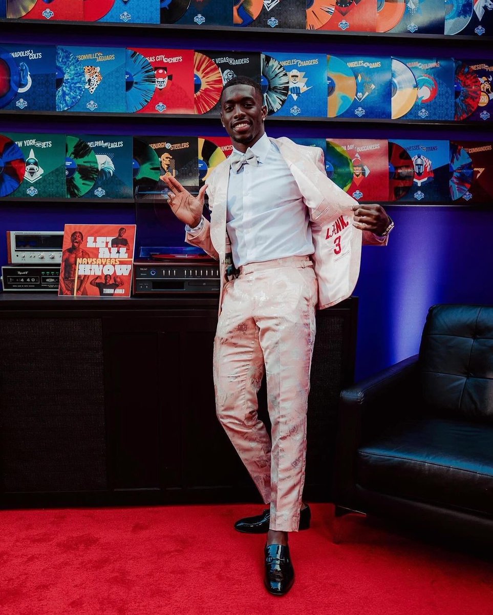 Terrion Arnold showing off his LANK suit at the NFL Draft red carpet. 📸 via: @NFL