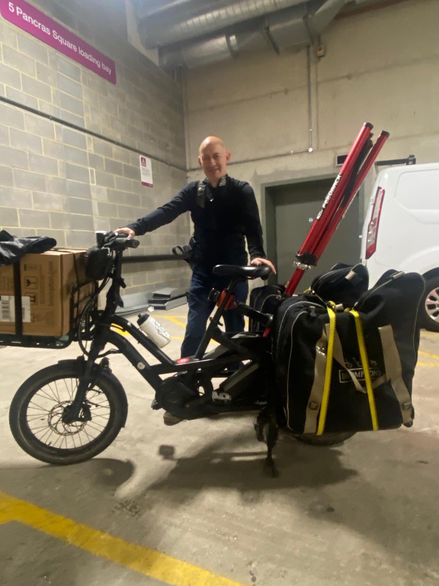 BromptonHaus's tweet photo. Busy one today, delivering #bromptons, #Drbike at UCL, dropping off loan bikes before picking up bikes for servicing on the way home!
Time efficiency at its best! π²
#brompton #foldingbike #repair #mechanic #service #Doctorbike #northlondon https://t.co/hMup5bcZd8