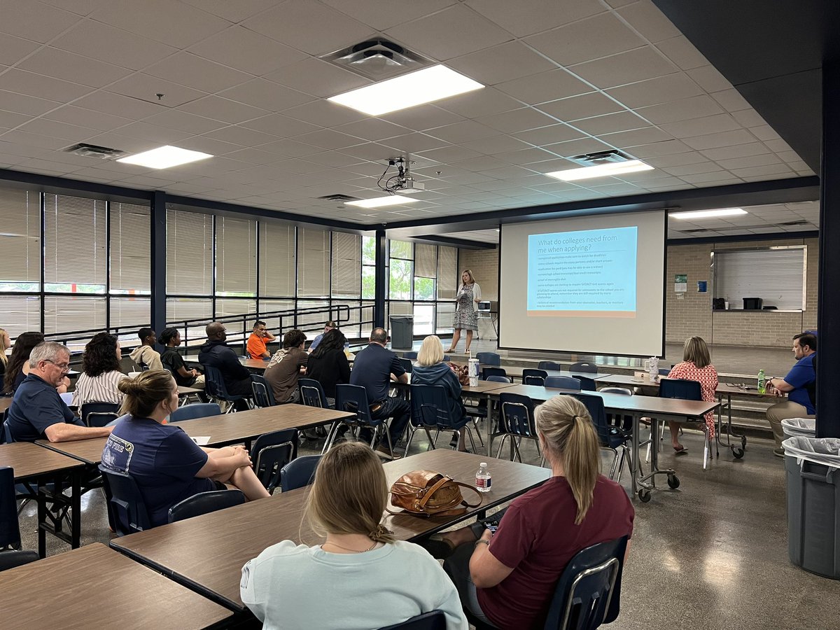 Jill Ross (@jill_ross) on Twitter photo It's a good night to learn more about applying for college! Special thanks to the counselors from <a href="/The_CHS_Bobcats/">CentralHSBobcats</a>! It's a good night to learn more about applying for college! Special thanks to the counselors from <a href="/The_CHS_Bobcats/">CentralHSBobcats</a>!