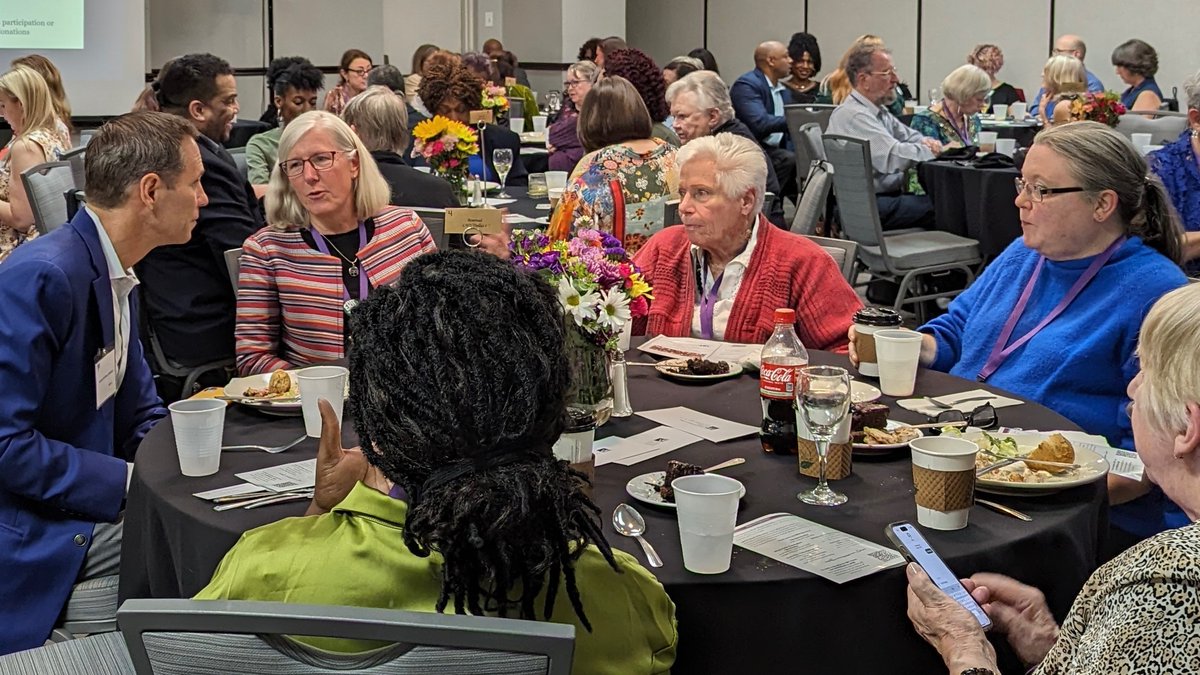 Pleased to join the @LWVTexas at their Making Democracy Work Dinner in Dallas, celebrating this year's honorees: @ReproRights and @TXLA. Thank you to LWV of Texas for hosting an informative event and to the featured speaker, Molly Duane, for sharing her insights and work on…