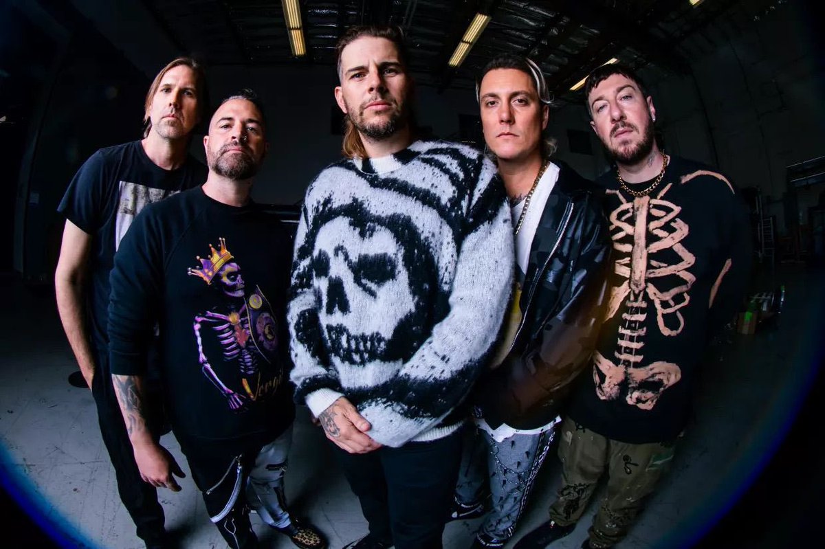 izzomrm's tweet photo. 10 anos depois, eles estão de volta! 🦇💀

AVENGED SEVENFOLD é atração confirmada do Rock In Rio! 🔥

Eles se apresentam no dia 15. https://t.co/iCRklXIqaQ