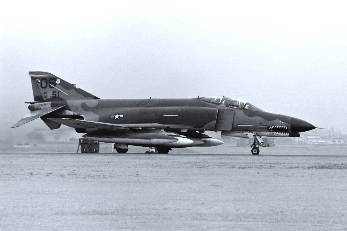 #PhantomFriday 
F-4E OS-351隊長機　横田基地