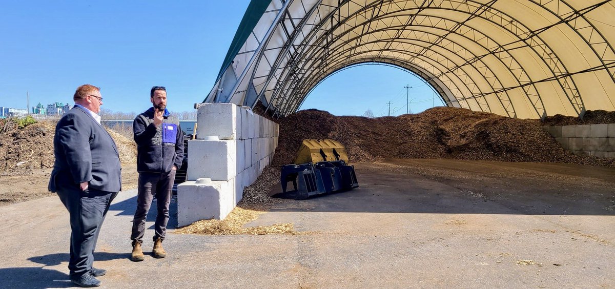 Was happy to update @noma_nwo on #Ontario's future in #forestry. Toured Rutter Urban Forestry, recipients of our $245,000 #Forest #Biomass Program grant. They’ve made impressive strides in sustainable heating fuel production! Thanks for the tour! #NOMA2024 #ONpoli