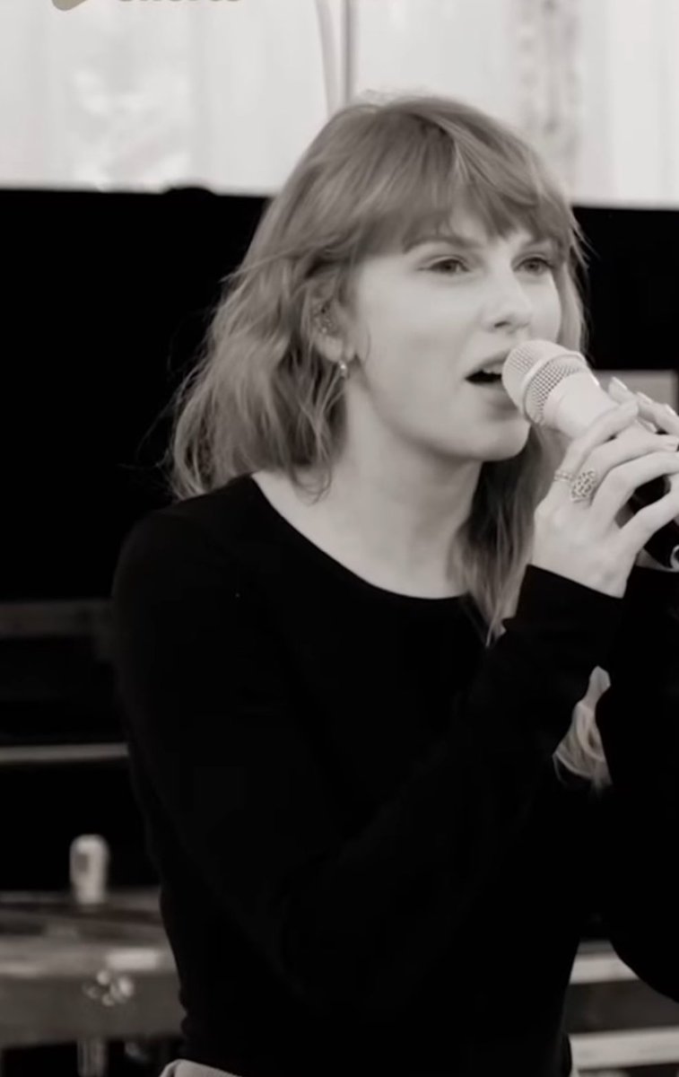 Taylor teased this white microphone before the tour began but it hasn't had a place in the show... until now!!!