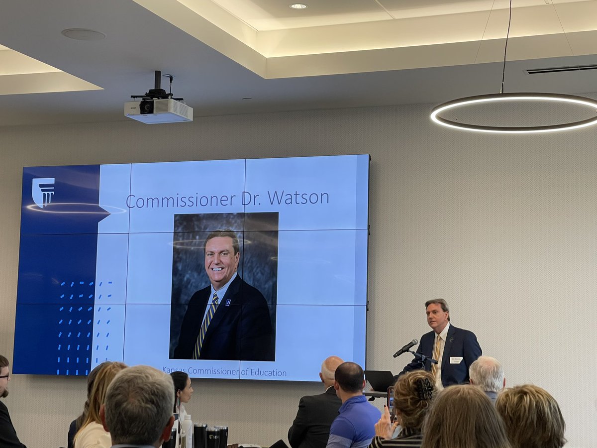 MProfaugustine's tweet photo. What a great event this afternoon hosted by MNU. I was able to be part of an amazing group of educational leaders that want to improve efforts around the recruitment and retention of educators. I enjoyed hearing from Dr. Randy Watson and @sharicedavids.
#MNUeducationinfluencers https://t.co/djsYMs0089