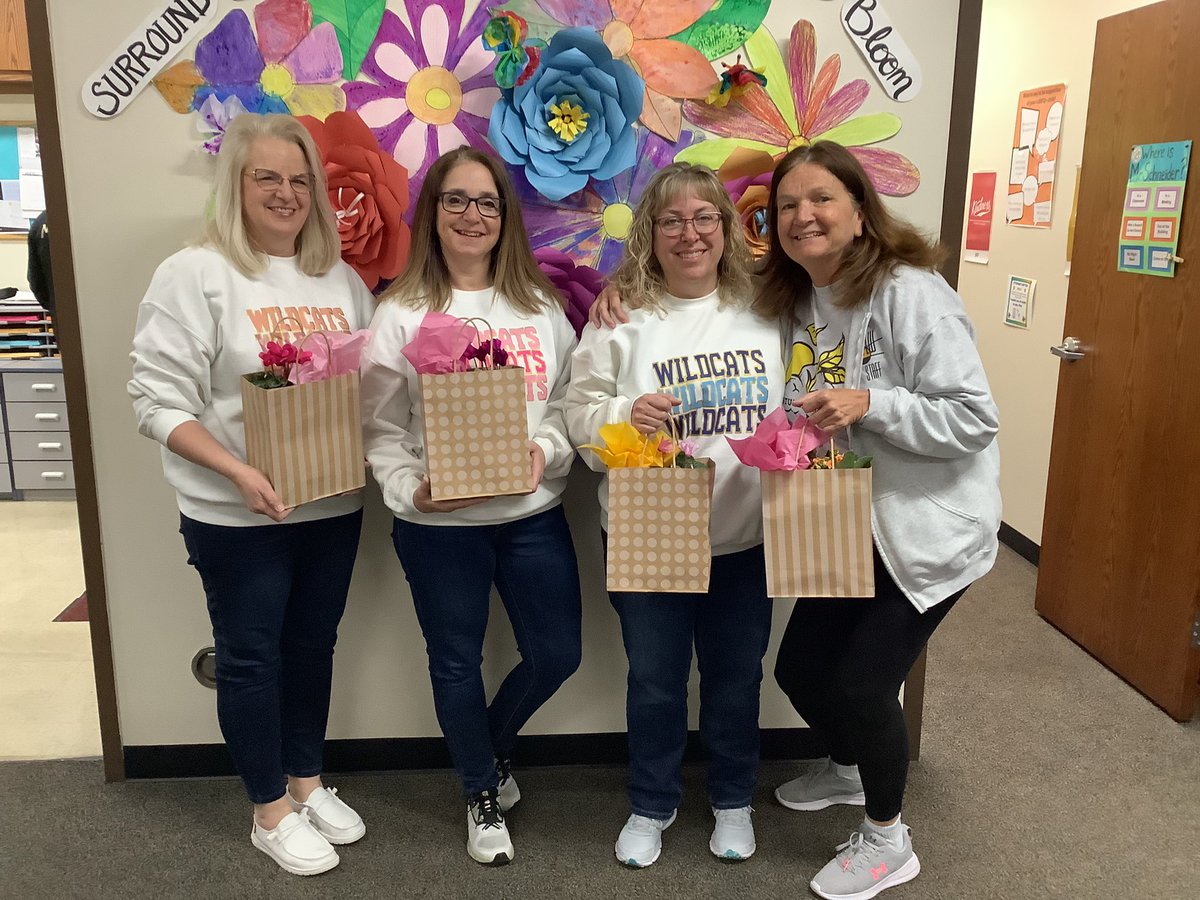 FLWWILDCATS's tweet photo. Celebrating our secretaries on Administrative’s Professional Day!🖤💛🐯#flwwildcats #wawmproud #TheWestWay https://t.co/P9dYCp4zjY