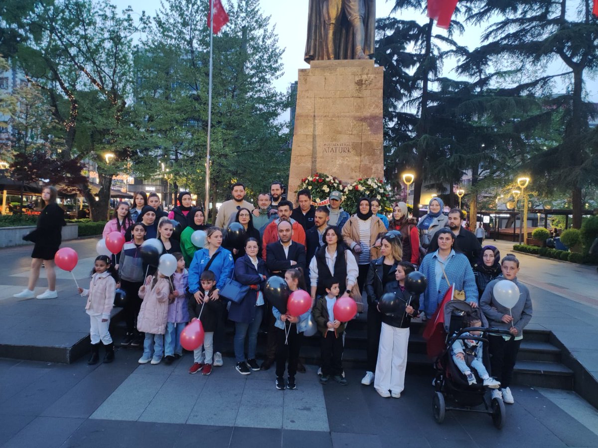 <a href="/RTErdogan/">Recep Tayyip Erdoğan</a>
<a href="/dbdevletbahceli/">Devlet Bahçeli</a>
<a href="/AliYerlikaya/">Ali Yerlikaya</a>
1 Mayislari Hep Gazeteci olarak takip ederdim.
Bir gun Kendi işim aşım ve Ekmegim icin
Cocugum ve Eşimin gelecek Mucadelesi icin 1 Mayista Sokaklara inecegimi dusunmemistim.
1 Mayista Meydanlardayiz
Vatan Sagolsun.
#Alo199işsizKalıyor