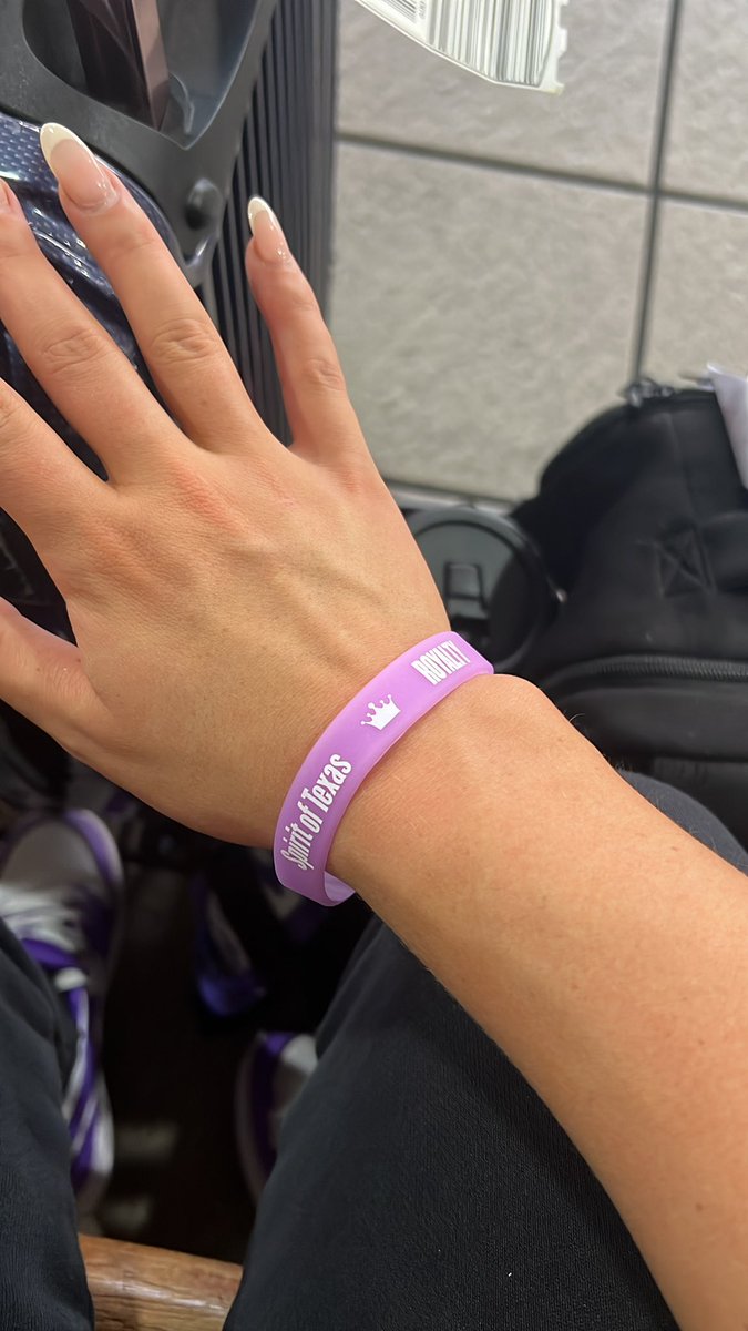 ⋆ Kaitlyn Aquino ⋆ tweet media