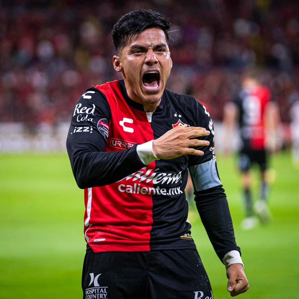 ¡SOLTANDO FACTOS!🔴⚫️ “Honestamente el último Clásico no fue un buen juego. Ninguno de los dos equipos jugamos bien, si nosotros hubieramos jugado bien, se hubiera ganado 4-0”. 🗣️ Aldo Rocha. #atlas #atlasfc #rojinegros #lafiel #chivas #clásicotapatío #futbol #futbolmexicano