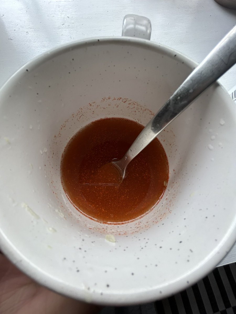 notthishomo's tweet image. Cayanne pepper, lime juice &amp;amp; splash of coconut water 🍋‍🟩 🥥 🌶️ #getintoityuh