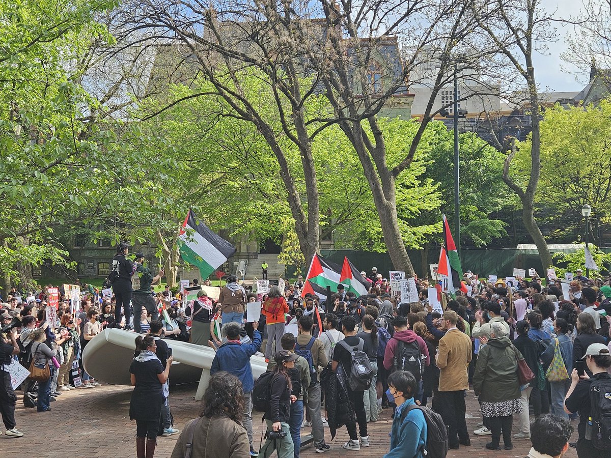 This afternoon, Penn students set up an encampment.