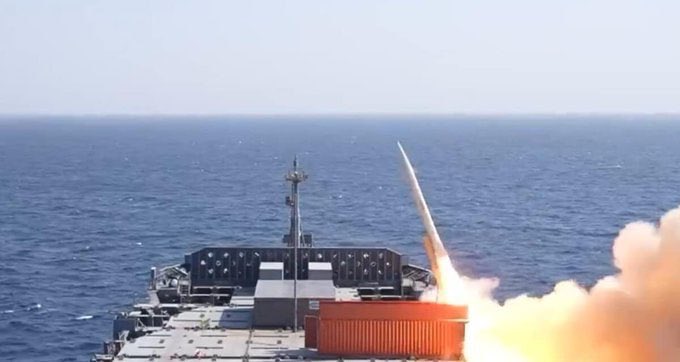 NEW: US says downed Huthi anti-ship missile, four drones

READ: insiderpaper.com/us-says-downed…

Follow @InsiderPaper for more news