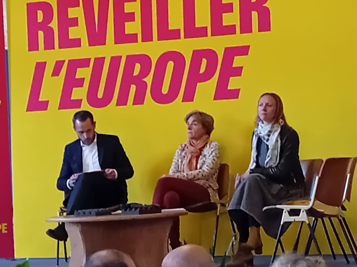 Merci Avignon de votre ferveur ce soir pour #ReveillerLEurope ! Il flotte comme un air d'espoir autour de notre projet pour une Puissance Écologique 🇪🇺 Force au Vaucluse avec @CecileHelle @stanzionelucien @PJouvet ✊