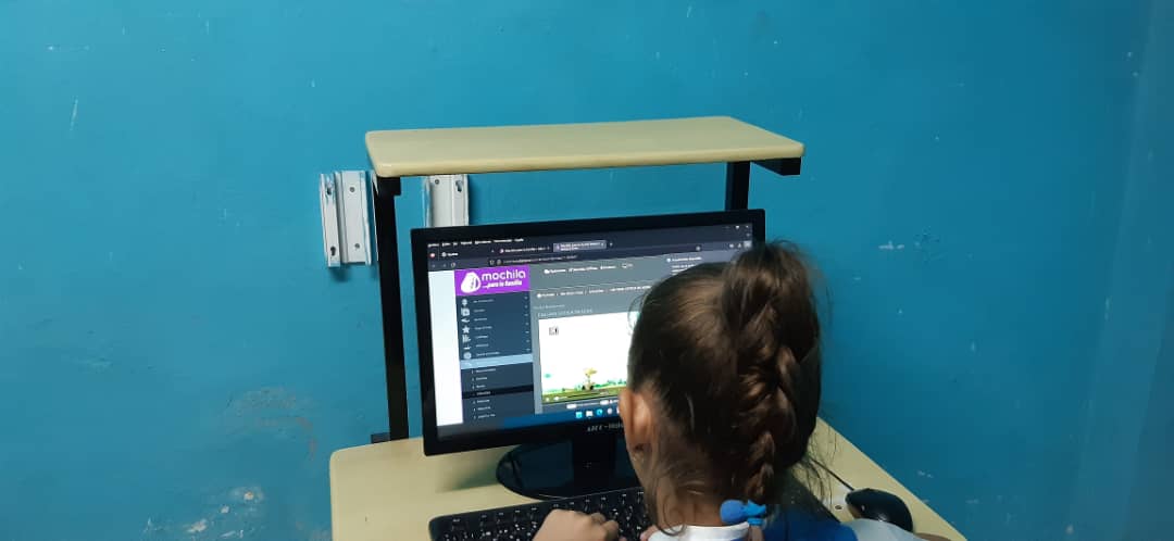 25 de abril: Día de las Niñas en las TIC. Por ello el Palacio de la Computación Guantánamo se honra con la visita de estas hermosas niñas de la escuela primaria José Martí y celebrar así este día.
#NiñaTIC #GirlsinICT #JuntosPorLaTransformaciónDigital #CámbiateALoDigital