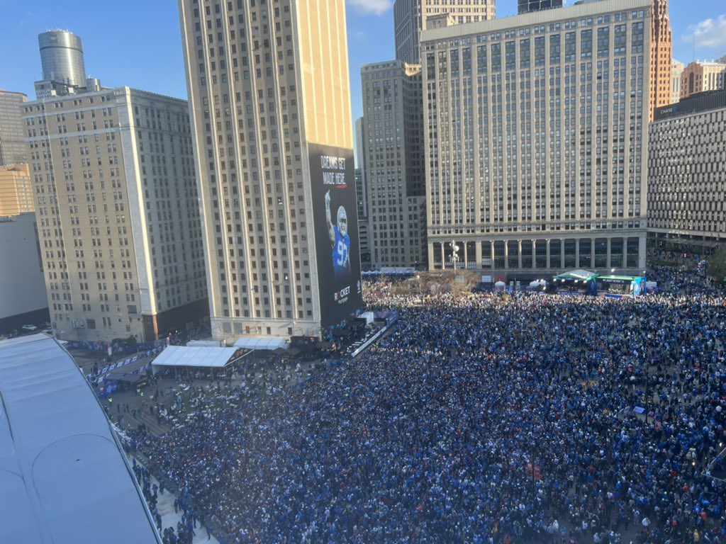 NFL is estimating crowd of 150,000. Most appear to be drinking and chanting “Jar-ed Goff”