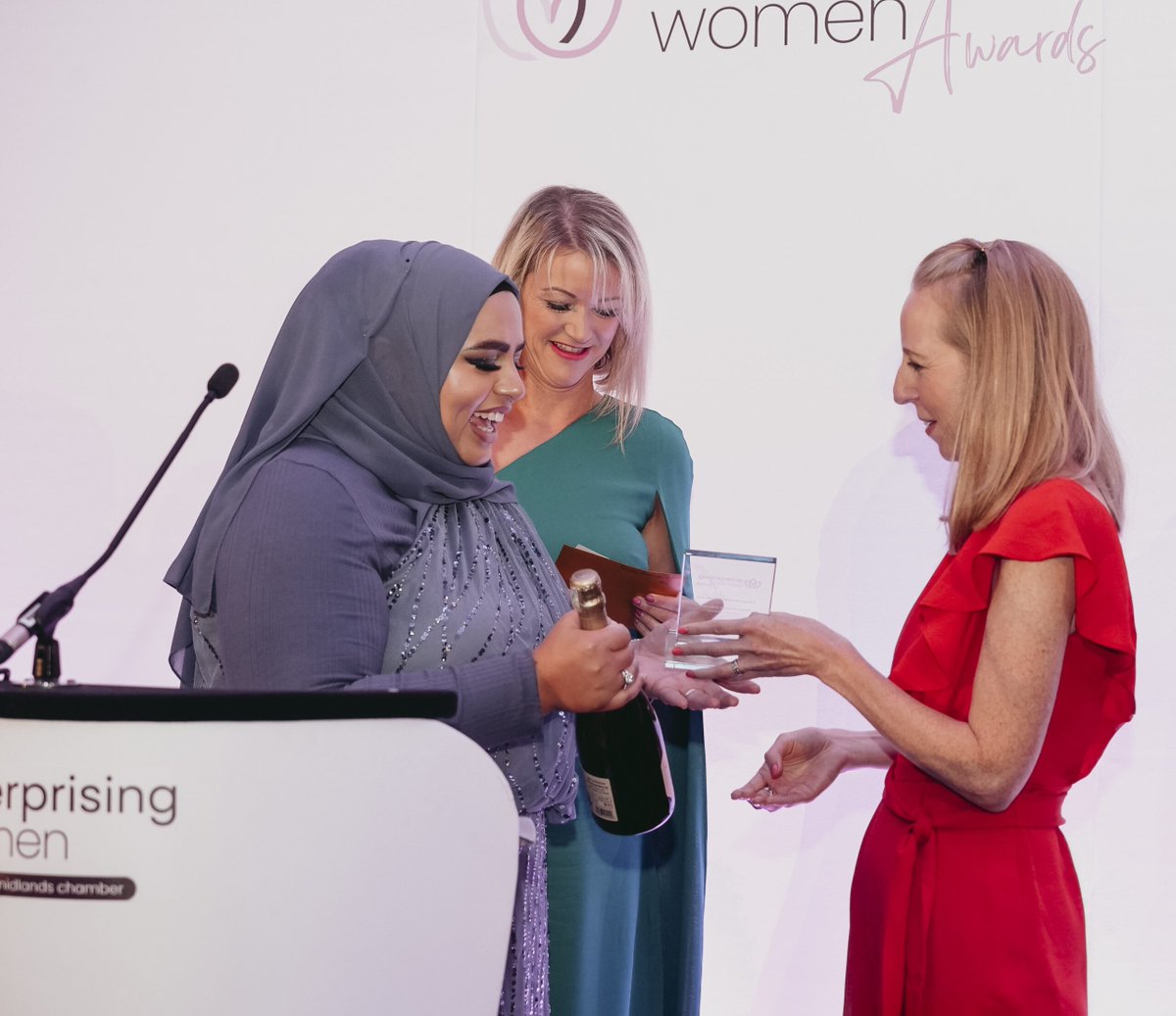 Finalists for the 2024 Enterprising Women Awards are set to be announced on 13 June at @KilworthHouse in Leicestershire. 🏆✨ Find out more from #ChamberEW co-chair @EMR_Recruitment >>> tinyurl.com/57zv7rb9 💻 Apply for the Awards >>> tinyurl.com/yc5rcvbr