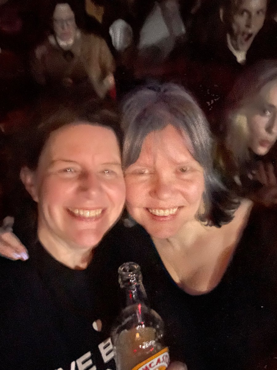 LizzieRobinson3's tweet photo. @wearepetneeds That was SO. MUCH. FUN. Thank you boys. You flipping nailed that. @katherine_bird youβre the best big sis a girl could ask for.
#ceolife #bitofpunk #lettingoffsteam π€πΌπ€πΌ https://t.co/0pjZ0xbUNr