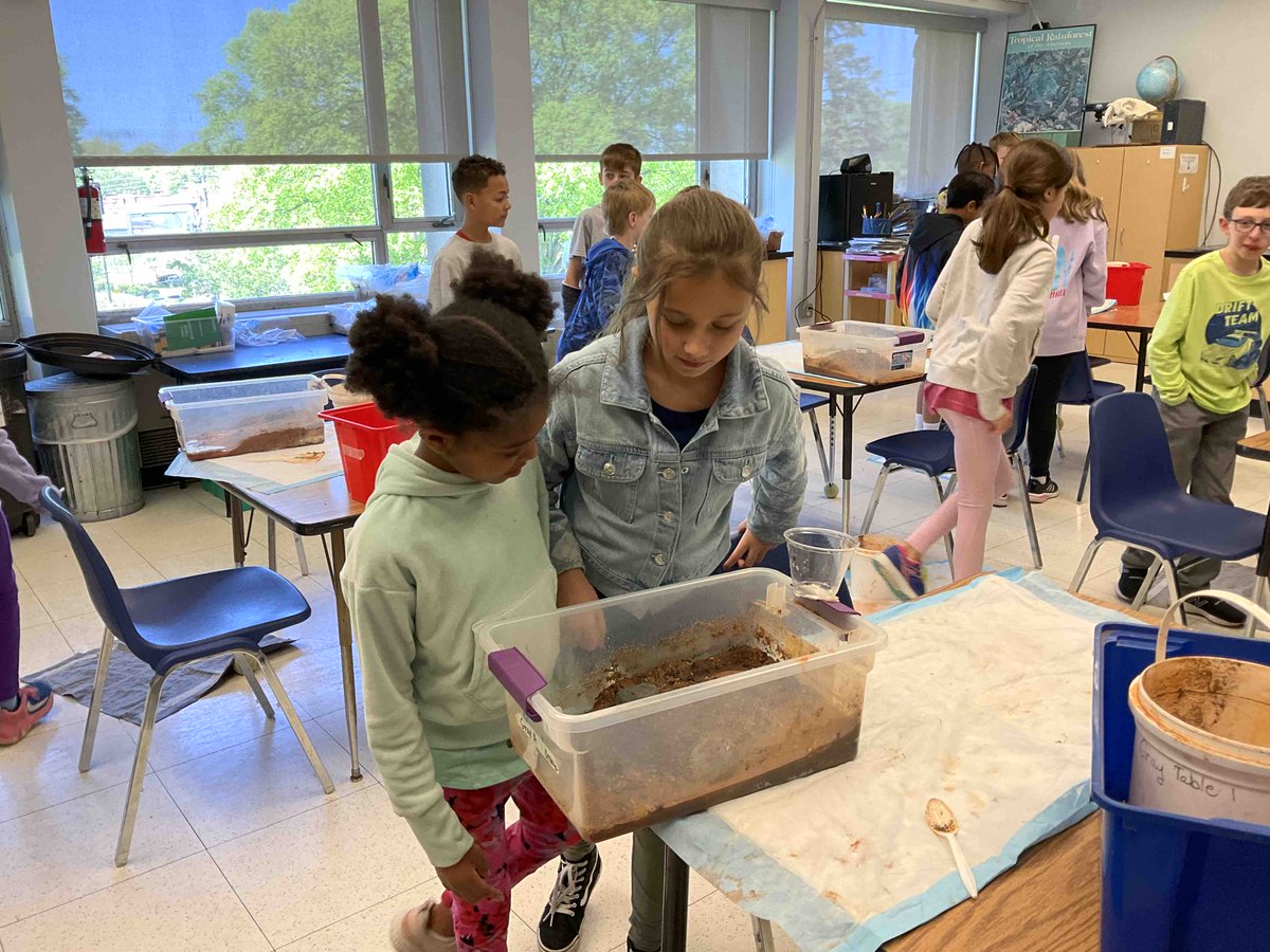 🌱 Lower school science students simulated land changes over centuries! From erosion to lake formation, they explored vocab like ‘Canyons’ and ‘Tributaries.’ ##HandsOnScience  #SpringerSchoolAndCenter