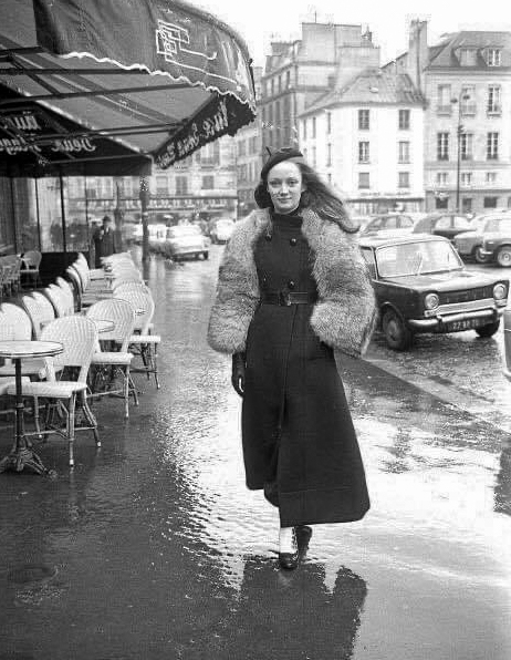 French-American Sculptor Niki de Saint Phalle, Paris 1965, photographed by American photographer and author Jill Krementz. #Photography