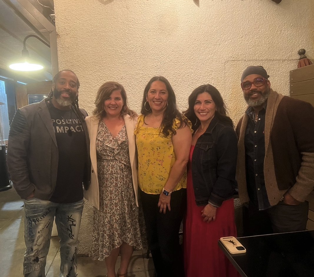 sekouandrews's tweet photo. Throwback to hanging with other incredible Pitzer Alums at last year's festivities! So grateful to have the chance to fellowship with such an incredible group of people, can't wait for this weekend to do it again.

...

@pitzercollege @pzalumni #pitzer #sekouandrews #poeticvoice https://t.co/48iyUuhqaA