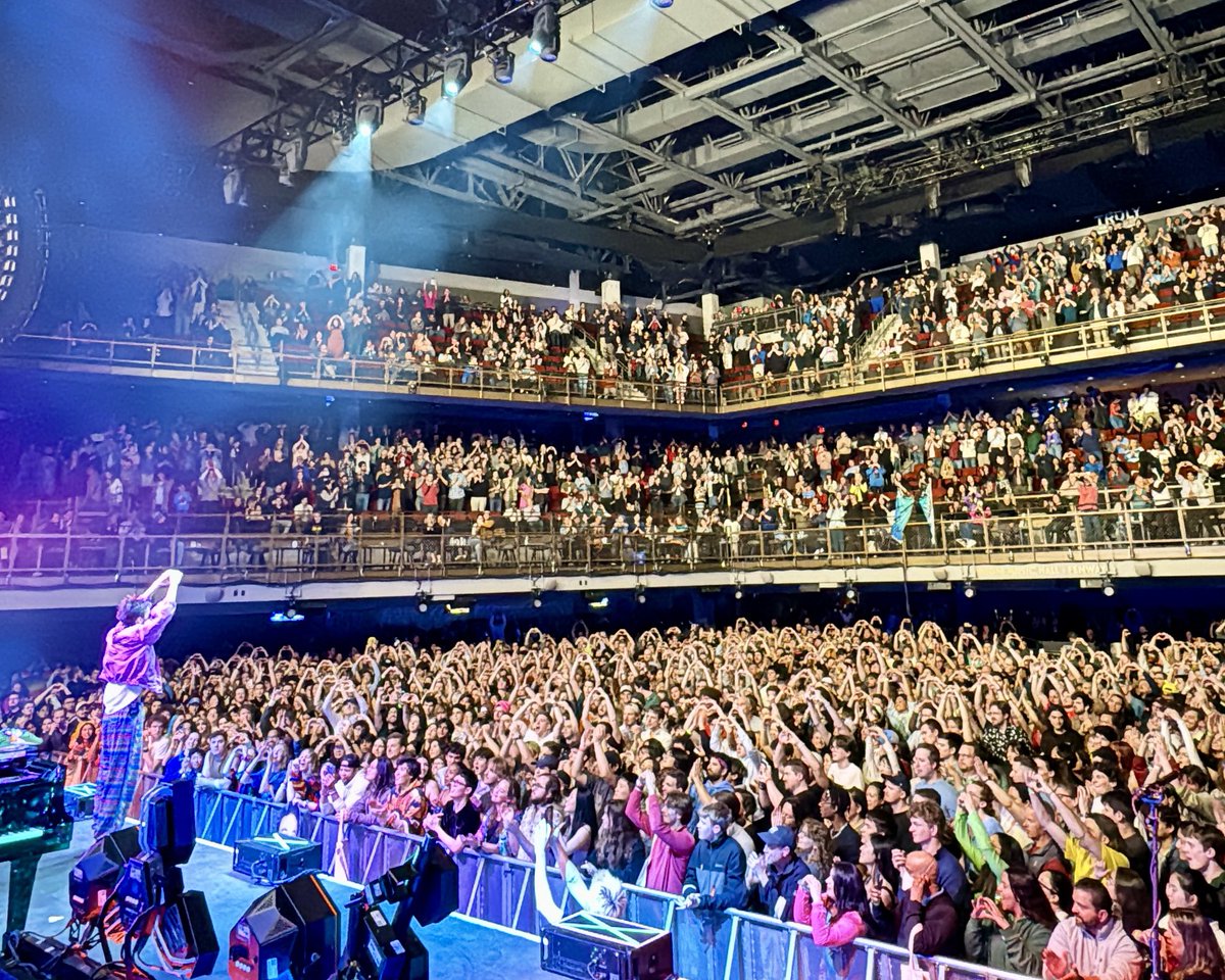jacobcollier's tweet photo. BOSTON 🫶🏼 A magical time. https://t.co/AeMqkcXpXu