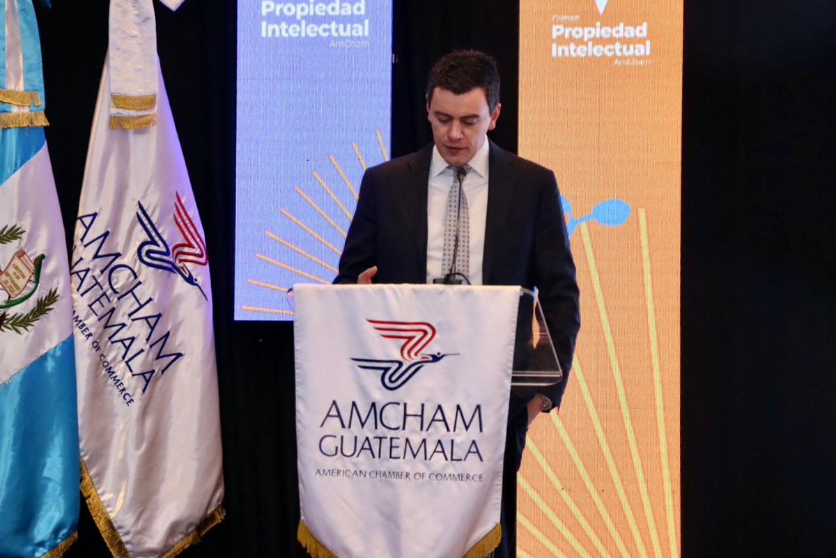 Ricardo Zúñiga
Vicepresidente del Comité de
Propiedad Intelectual de #AmChamGT brinda las palabras de cierre en el evento  #DíaMundialDeLaPI