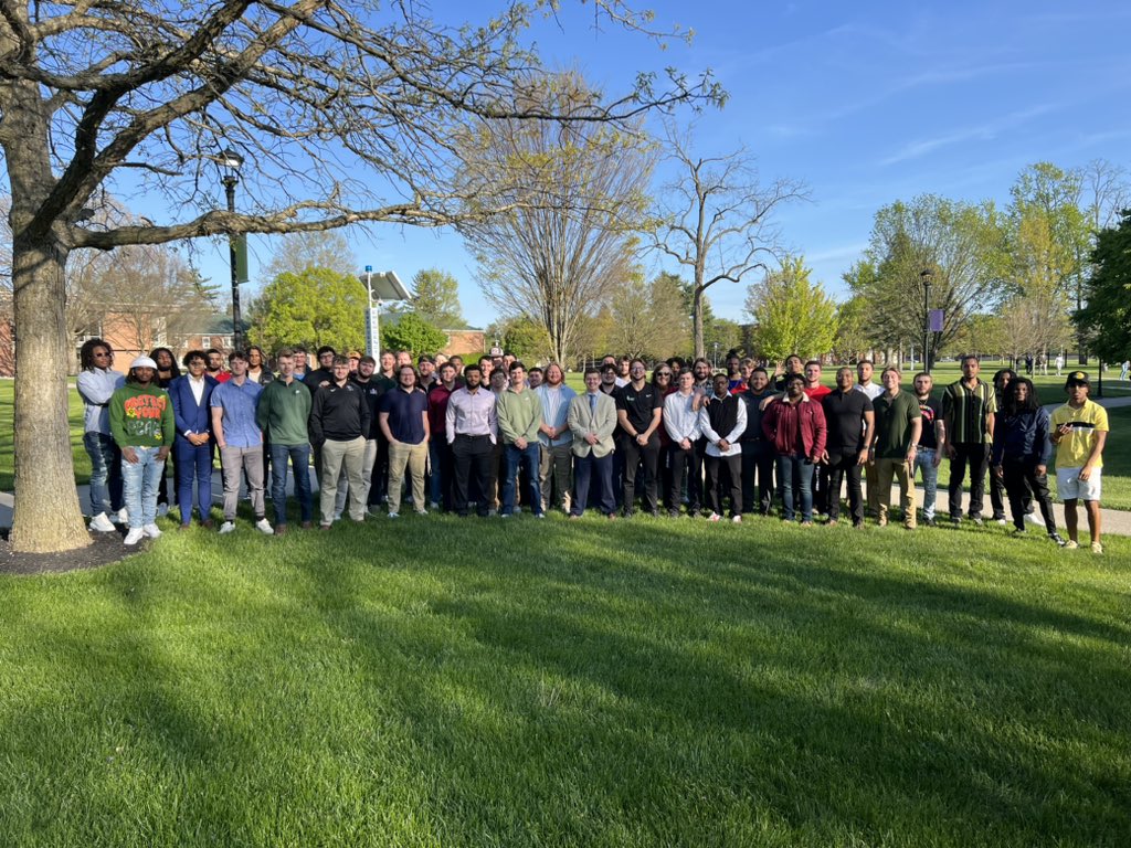 Wespy time for the fellas😎

What a great event recognizing our hardworking student-athletes here at WC #GoGreen