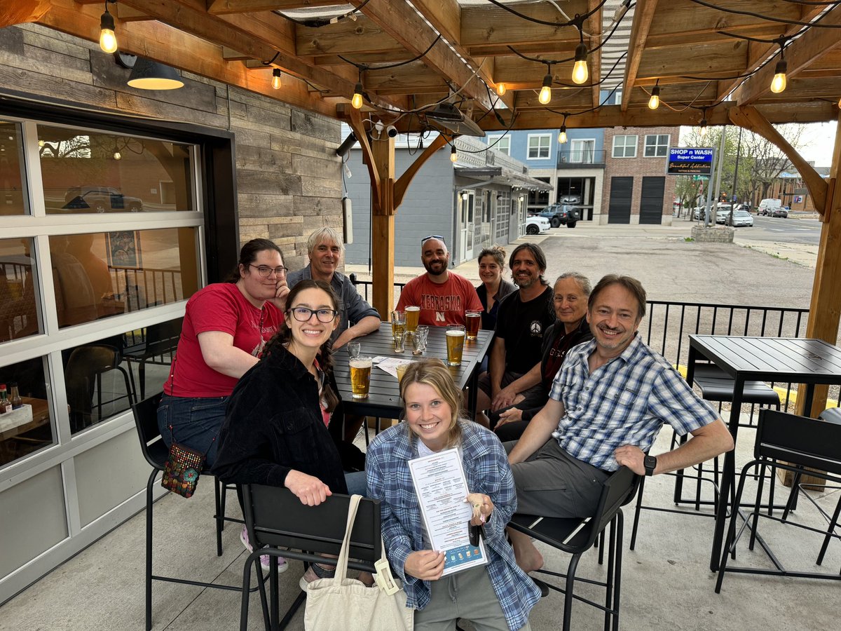 SchoenzartJas's tweet photo. Last work day at @PhoenixNMR.. thank you guys for everything! This isn’t goodbye, this is just a see you later 🧲 #PNMR #NMR https://t.co/Xo5qDoyYYF