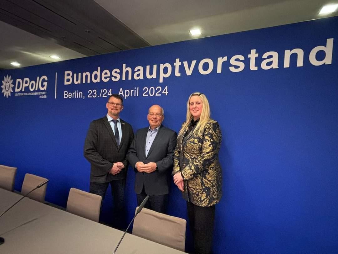 Berlin, 23./24.April 2024: Sitzung des #DPolG-Bundeshauptvorstands - DPolG Schleswig-Holstein, mit der Landesvorsitzenden Astrid Steffen, und DPolG MV, mit dem Landesvorsitzenden Ronald Müller, im Gespräch mit dem Bundesvorsitzenden Rainer Wendt.