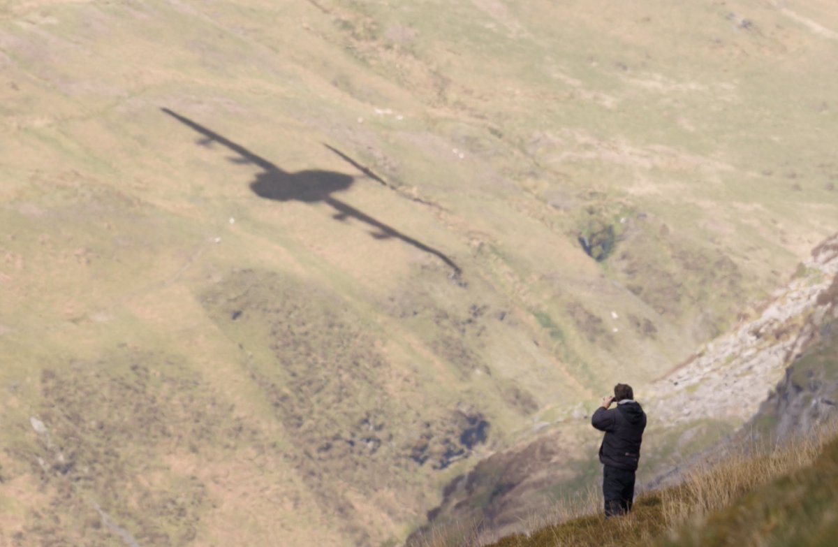 When you have to photograph the shadow when the aircraft is too high 🤪 .@Seb_Lanc99 #a400m #machloop