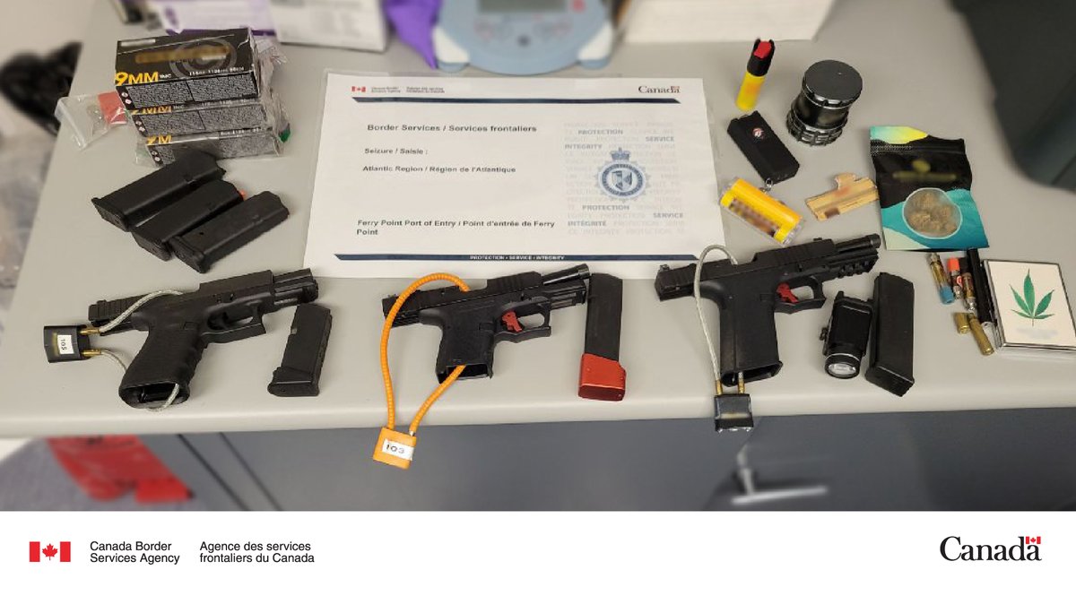 #CBSA officers at the St. Stephen Ferry Point #NB port of entry found multiple prohibited firearms and weapons concealed within the vehicle of residents from Lunenburg County #NS. The CBSA and @RCMPNB have pressed charges. More: canada.ca/en/border-serv…