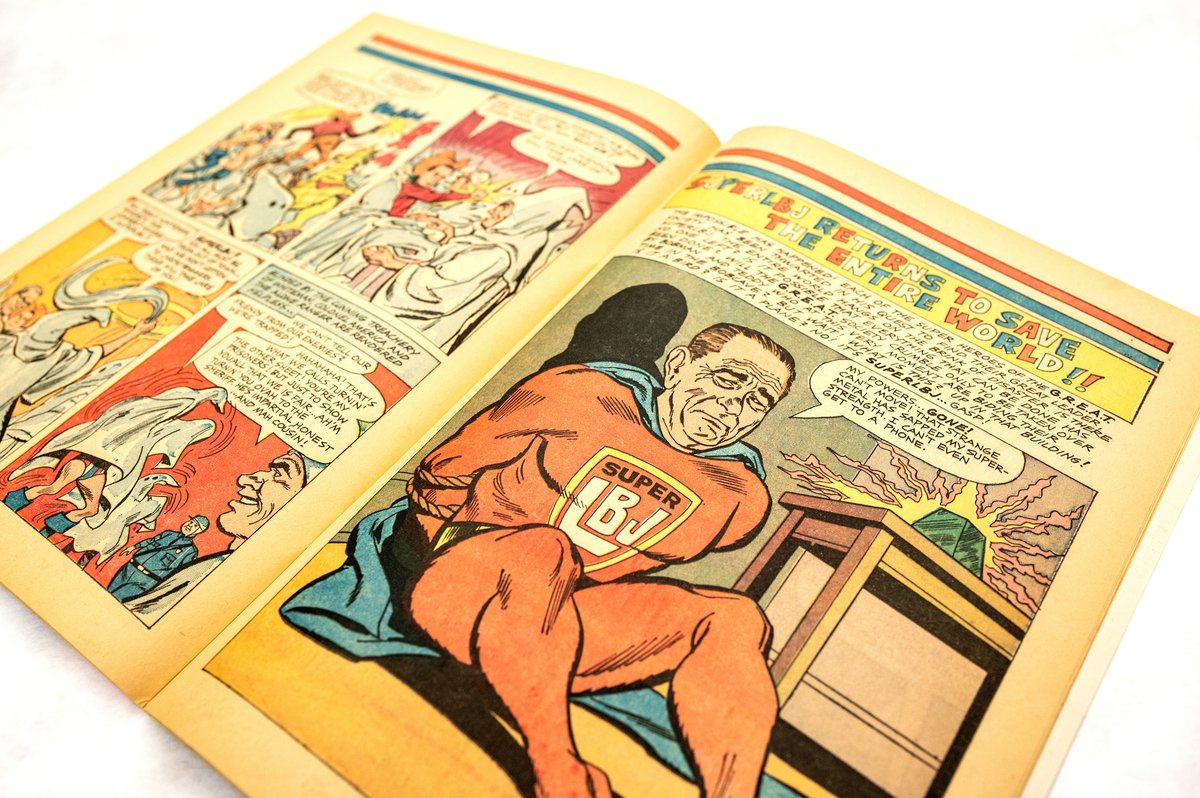 It's a bird... It's a plane... It's Super LBJ! 🦸‍♂️ #TheGreatSociety was produced by writer D.J. Arneson & artist Tony Tallarico. It was among five comic books published by Parallax Comic Books in 1966 before it was @WorkmanPub. #NationalSuperheroDay 📖 comixjoint.com/greatsociety.h…
