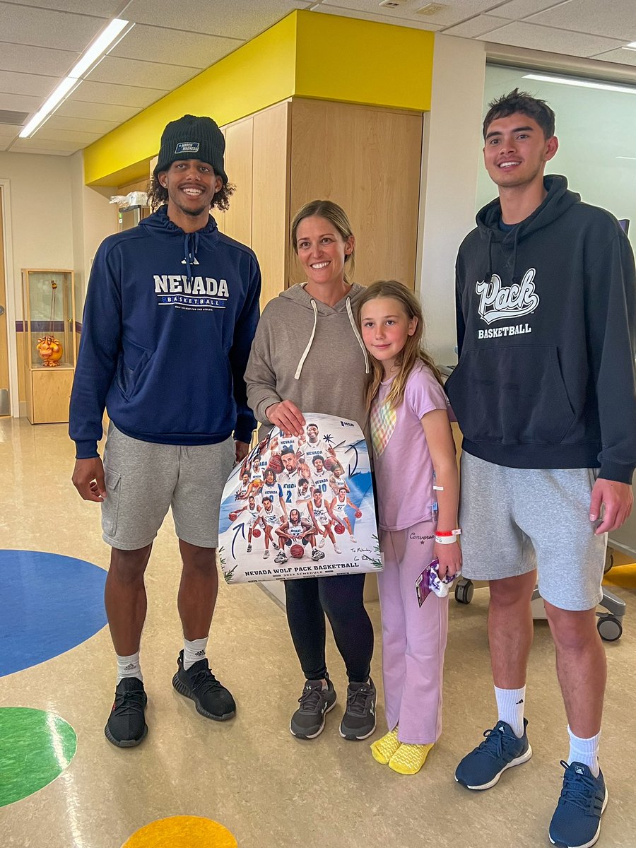 Always an amazing time when we get to visit some of our youngest fans at the Renown Children’s Hospital! A special thank you to @renownhealth for letting us stop by and hang out with some incredible kids yesterday! #BattleBorn | #PackParty
