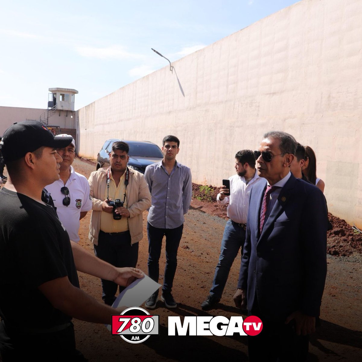 #Info780🔴 | Barchini visitó la cárcel Nuevo Modelo de Minga Guazú ⛓️El ministro de Justicia, @angelbarchini, realizó un recorrido por la penitenciaría del Nuevo Modelo de Minga Guazú, que está en proceso de culminación para su habilitación próximamente 🔎Se hará una exhaustiva